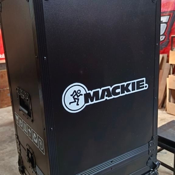 Hardcase MACKIE Thump 215,