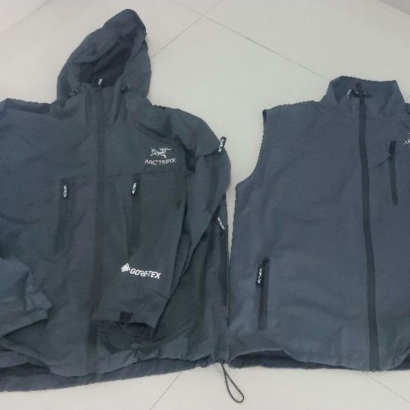 Jaket + Vest Arcteryx Mulus Kondisi Seperti Baru (Sepasang)