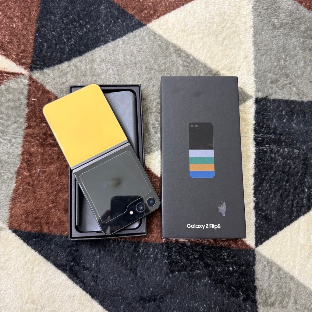 Samsung Galaxy Z Flip 5 8/512gb Fullset Second Garans Resmi