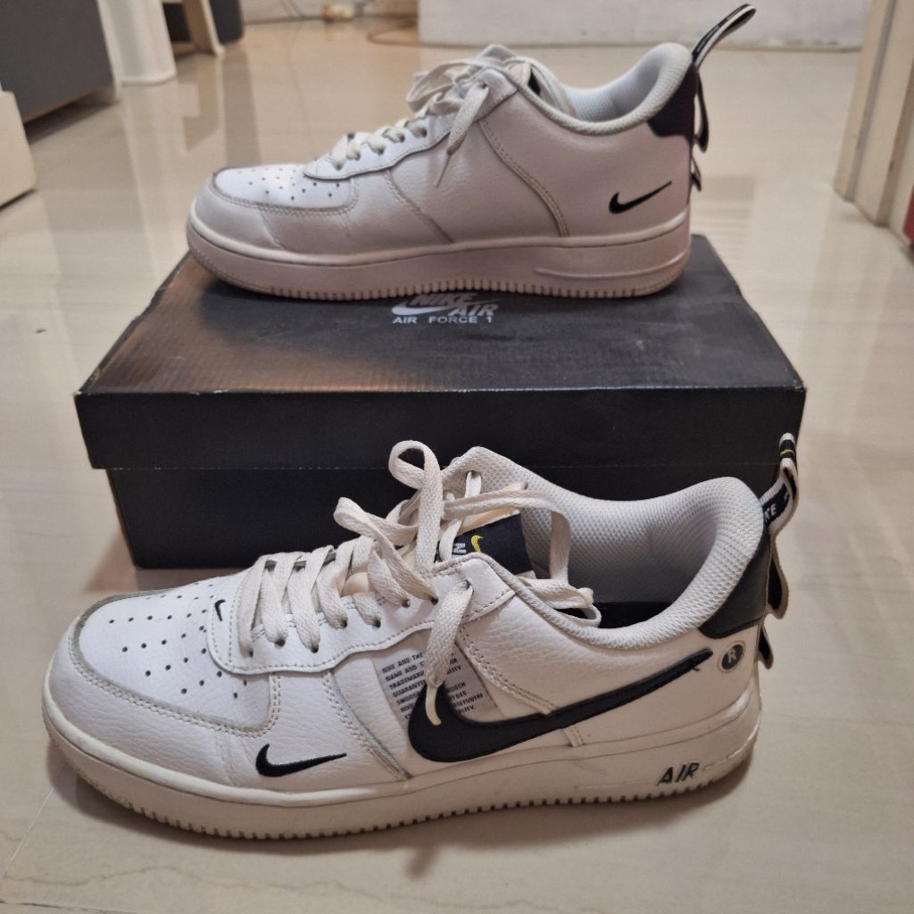Nike Air Force 1 '07 LV8 Utility Size 43 Sepatu Senakers Pria Wanita Putih Hitam