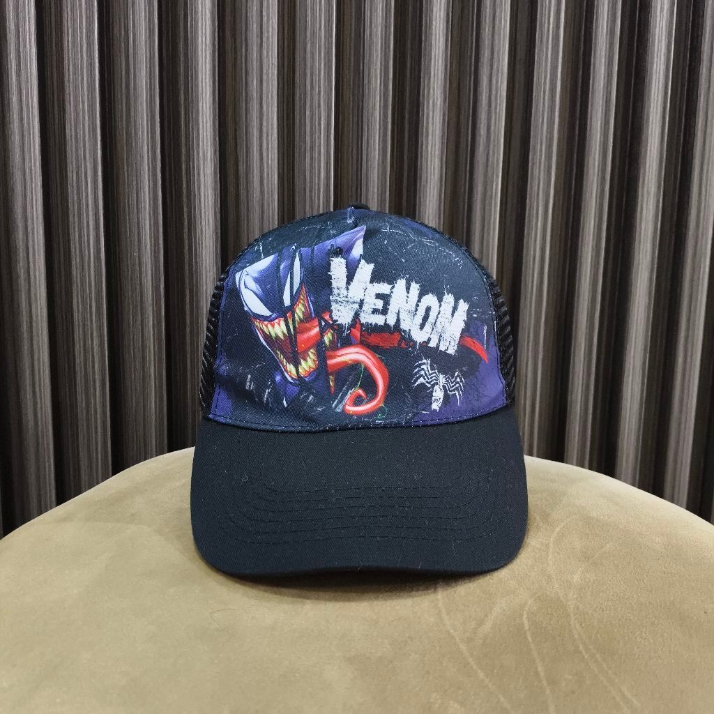 Topi Trucker Jaring AOP Marvel Venom