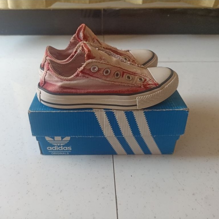 converse CT slip on size 32 22cm kondisi sudah bersih second original