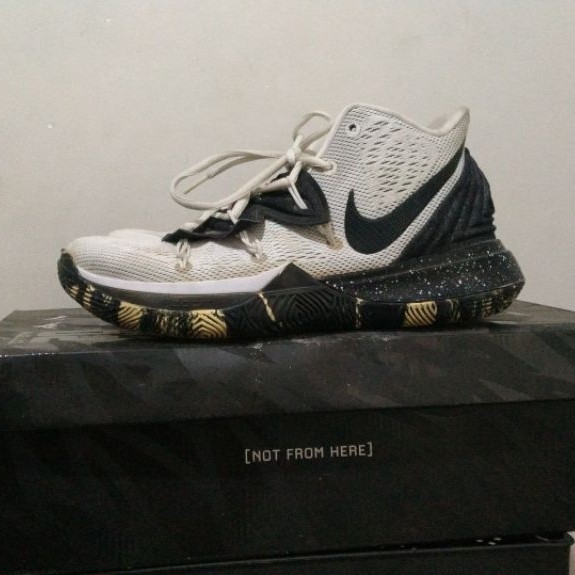 kyrie 5 size 41