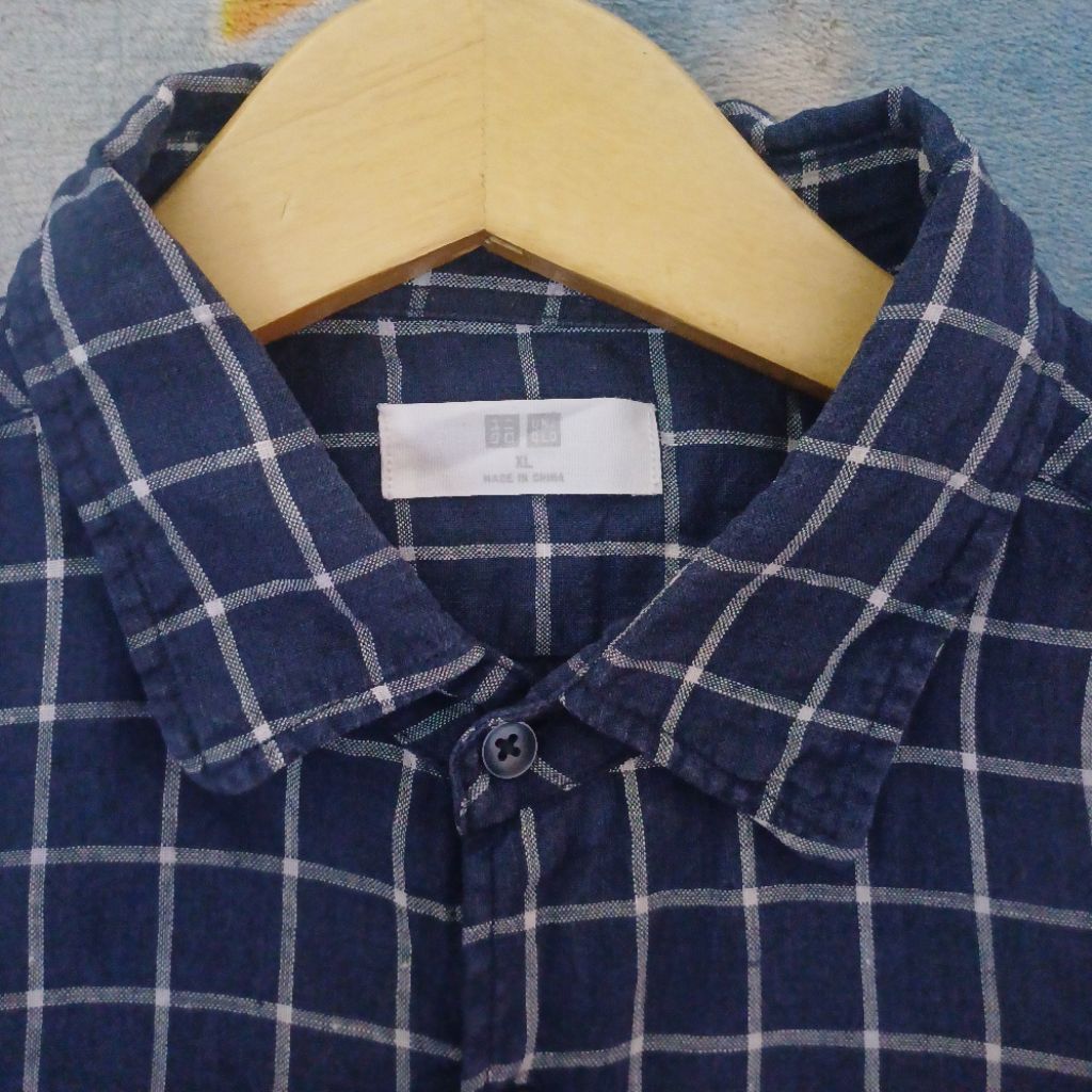 Kemeja Linen Lengan Panjang Pria " UNIQLO " Preloved