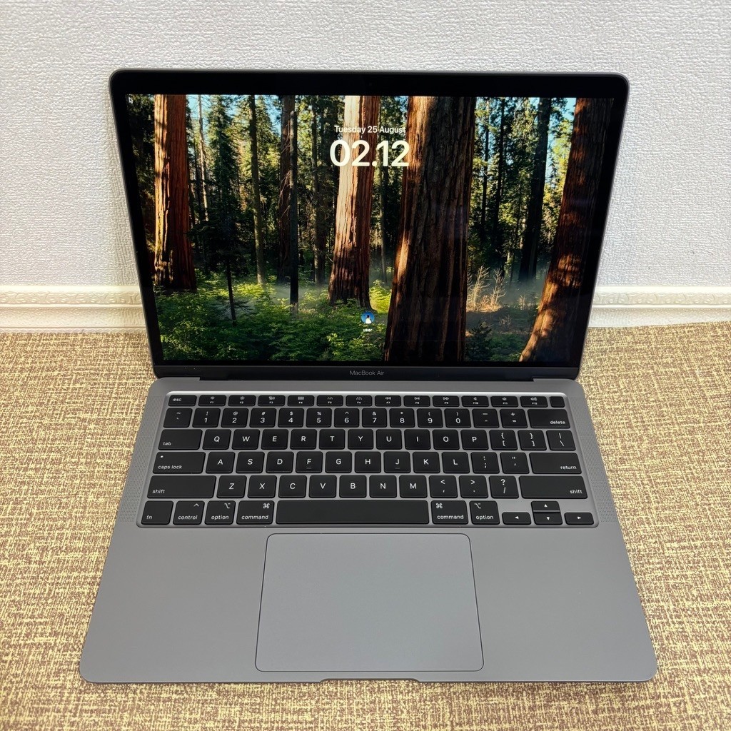MACBOOK AIR RETINA 2020 13inch CORE i3 RAM 8GB SSD 128 SECOND BERGARANSI MULUS