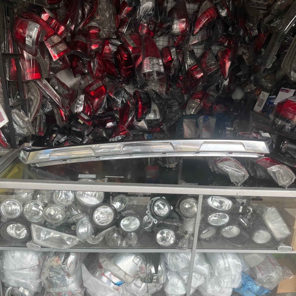 List Chrome Grill Bumper Bawah Lexus Rx200t Rx300 Rx350 Original