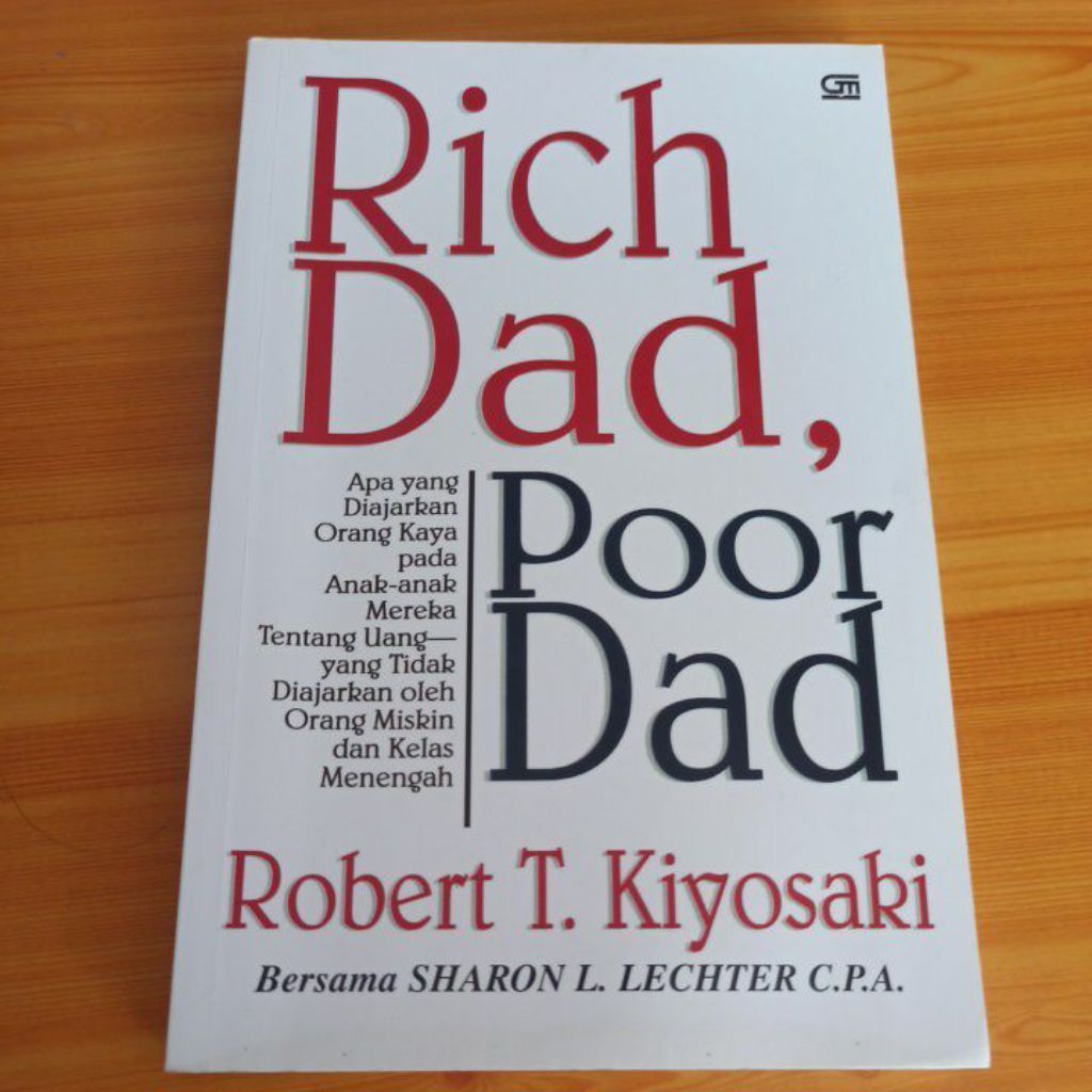 buku bekas original "Rich Dad, Poor Dad" Karya Robert T. Kiyosaki