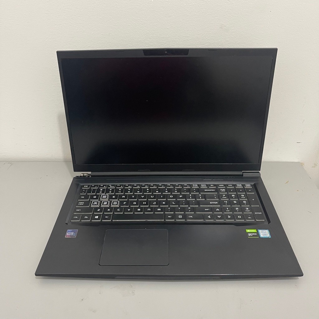 Laptop aftershock matot core i7 gen 9 GTX