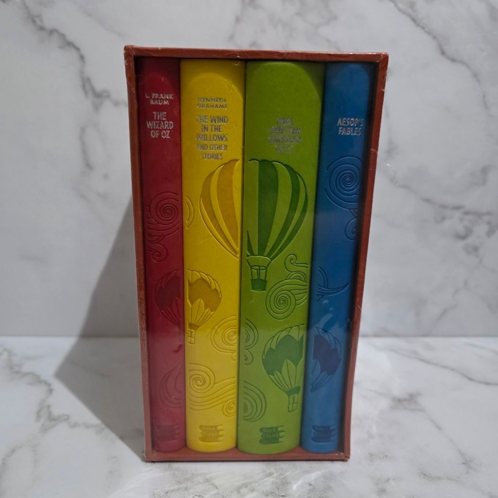 A Collection of Discovery World Cloud Classics Boxed Set (The Wizars of Oz, The Wind in the Willowa 