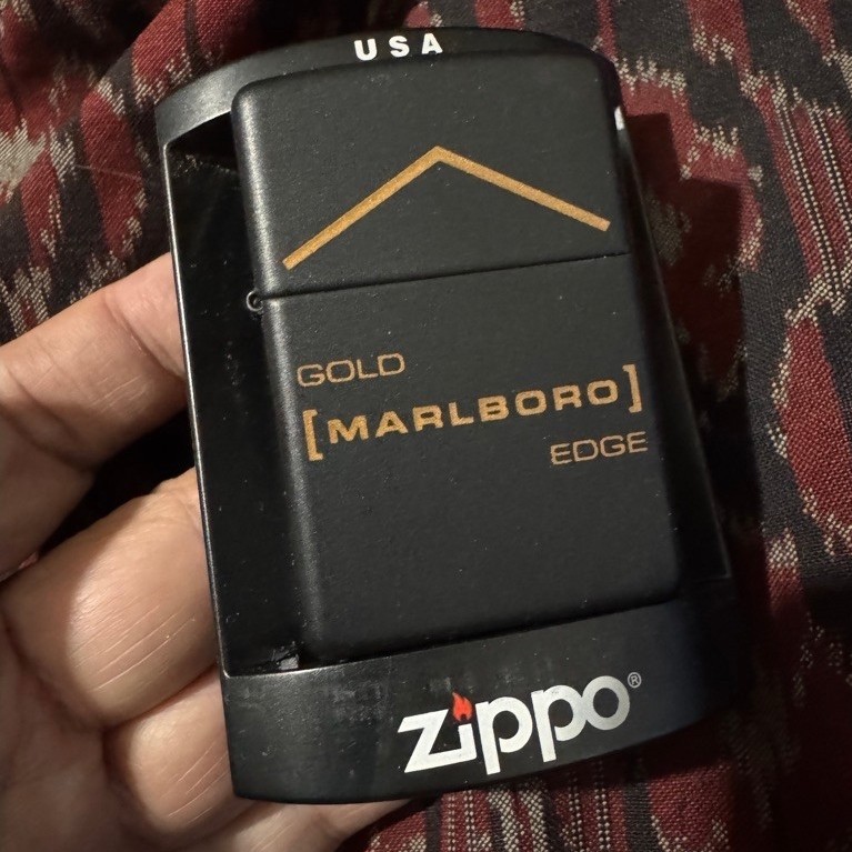 Zippo  Gold Maraiboros Edge Black NOS edisi terbatas Original Autentik Zippo    INSERT BOTTOM AKUR