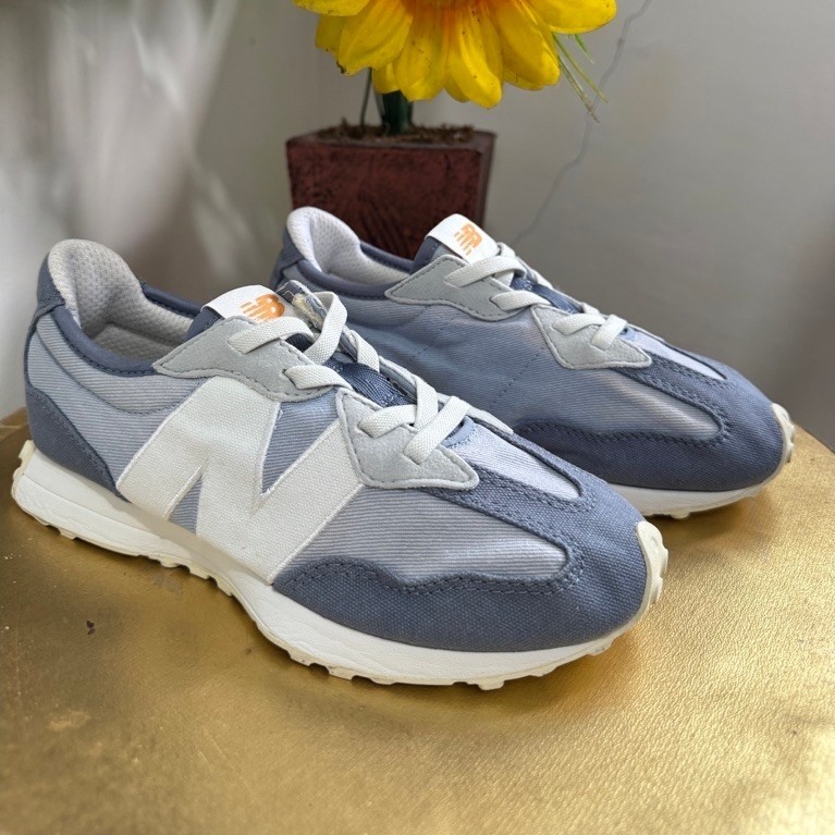 Sepatu New Balance 327 NB Kids Original Biru Size 35 Insole 21cm | Putih Size 32,5 Insole 19cm Prelo