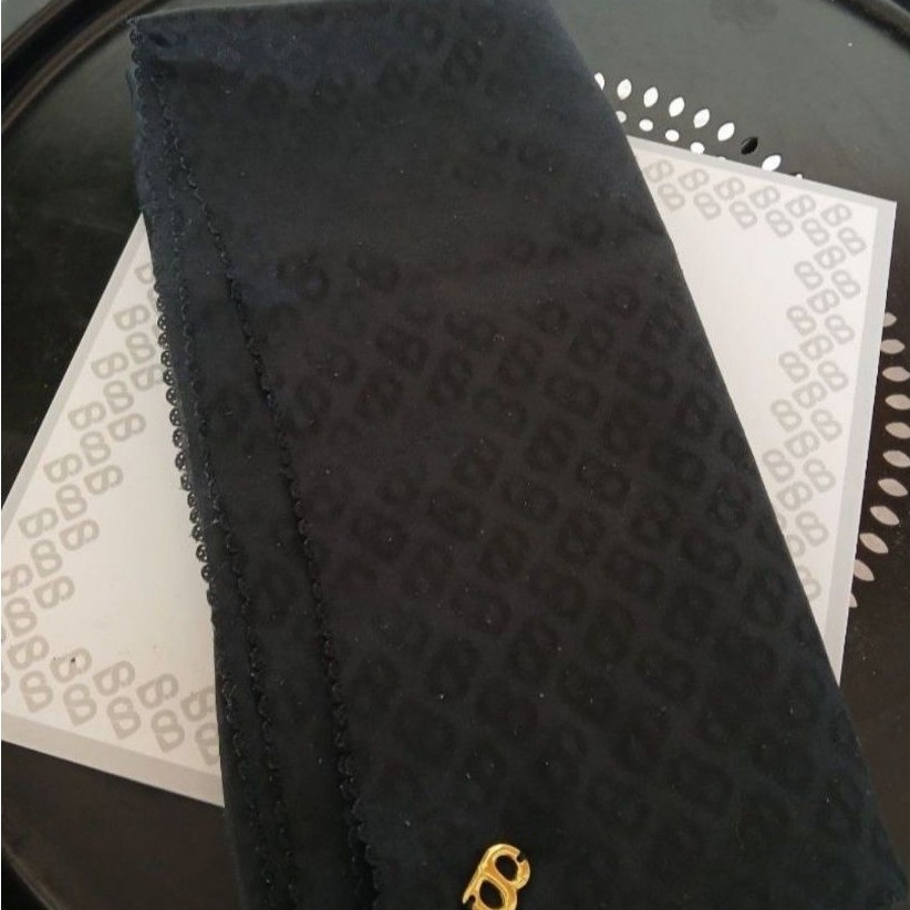 BUTTONSCARVES Everyday Tapis Black