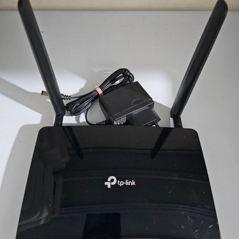 TP=LINK TL=MR6400 V:5.20 300Mbps wireless N 4GLTE routet+adaptor+kabel LAN 1m