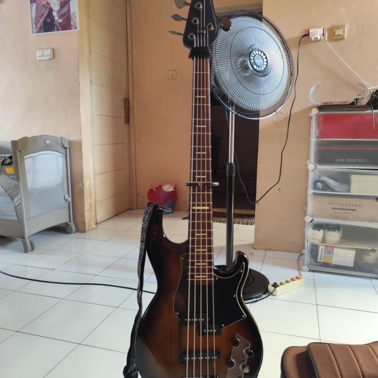 Bass Yamaha BB735A 5 String BB 735 BB-735 Elektrik Bass