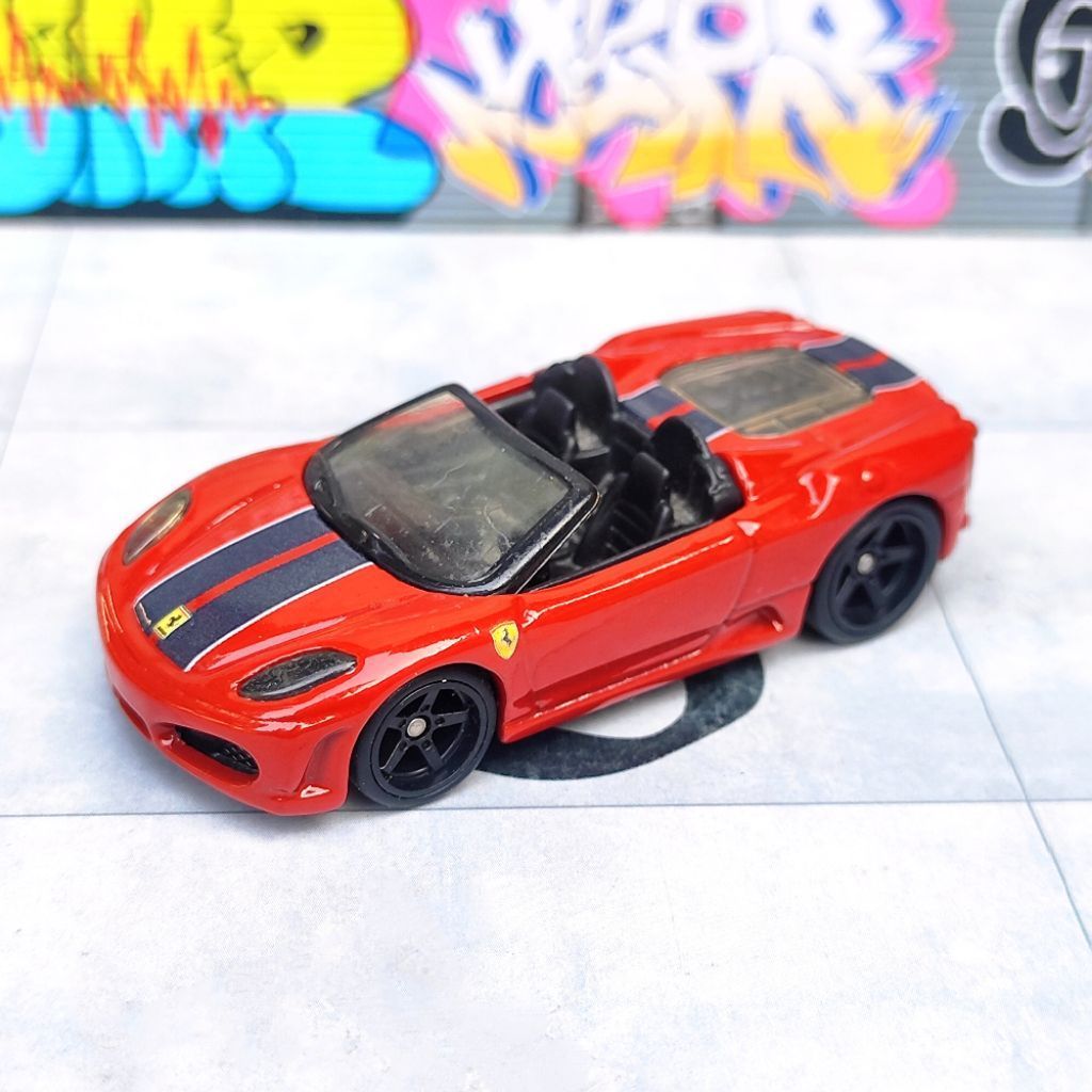 HOTWHEELS COSTUM FERRARI F430 SPYDER RED STRIP (rare)