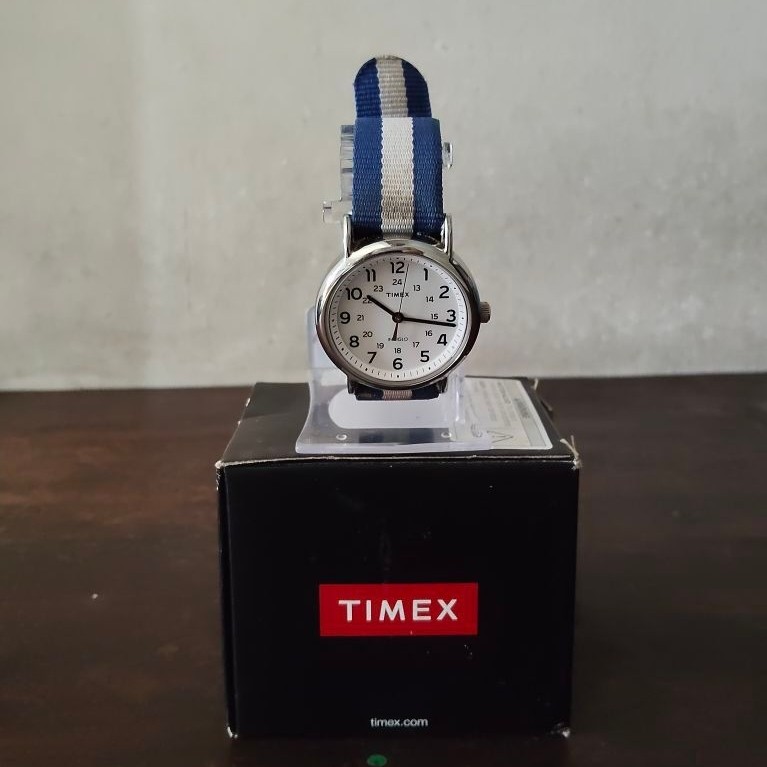 Timex Weekender unisex TW2P67800 white dial dual tone nylon strap