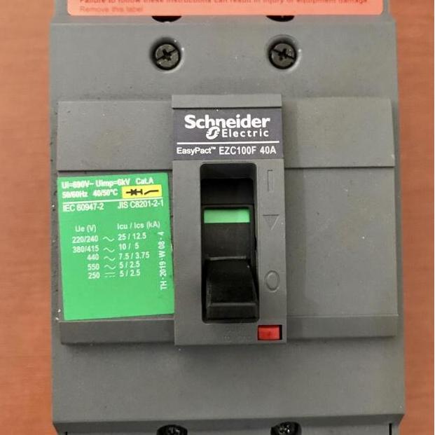 Schneider Nfb Ezc100F3040