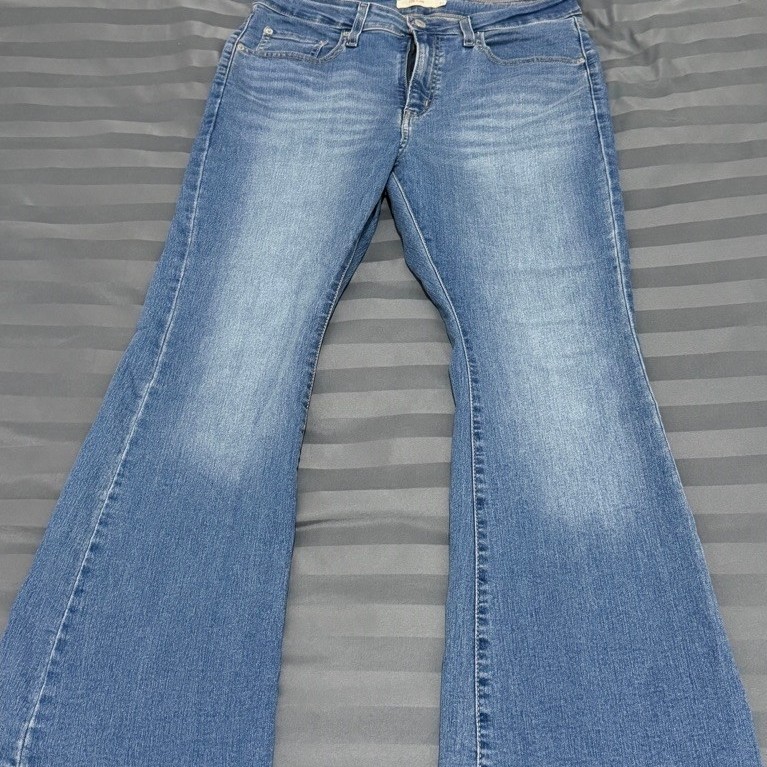Preloved like new jeans levis 726 flare size 31 bootcut cutbray levi’s original