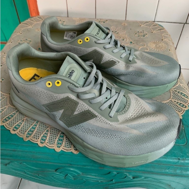 Sepatu Running NB SC Elite V5