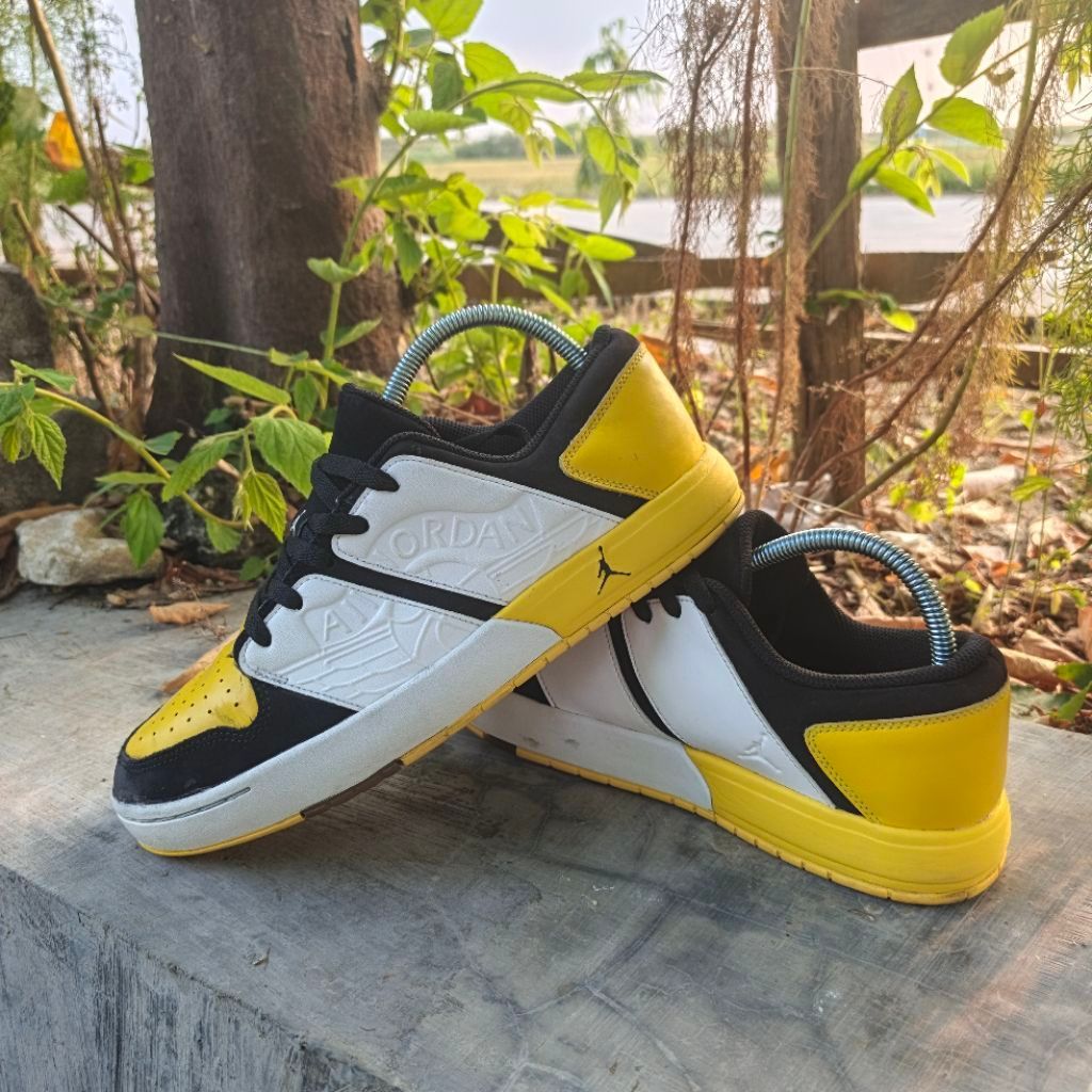 Jordan Nu Retro 1 Low Tour Yellow | Sepatu Original Unisex | Sepatu Pria | Sepatu Wanita