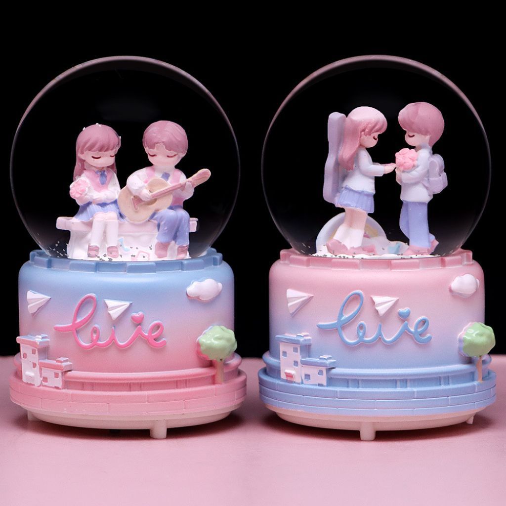 Snowball Kotak Musik Lampu Sweet Couple dapat BERPUTAR OTOMATIS Bola Salju Kado Ultah Anniversary Pa