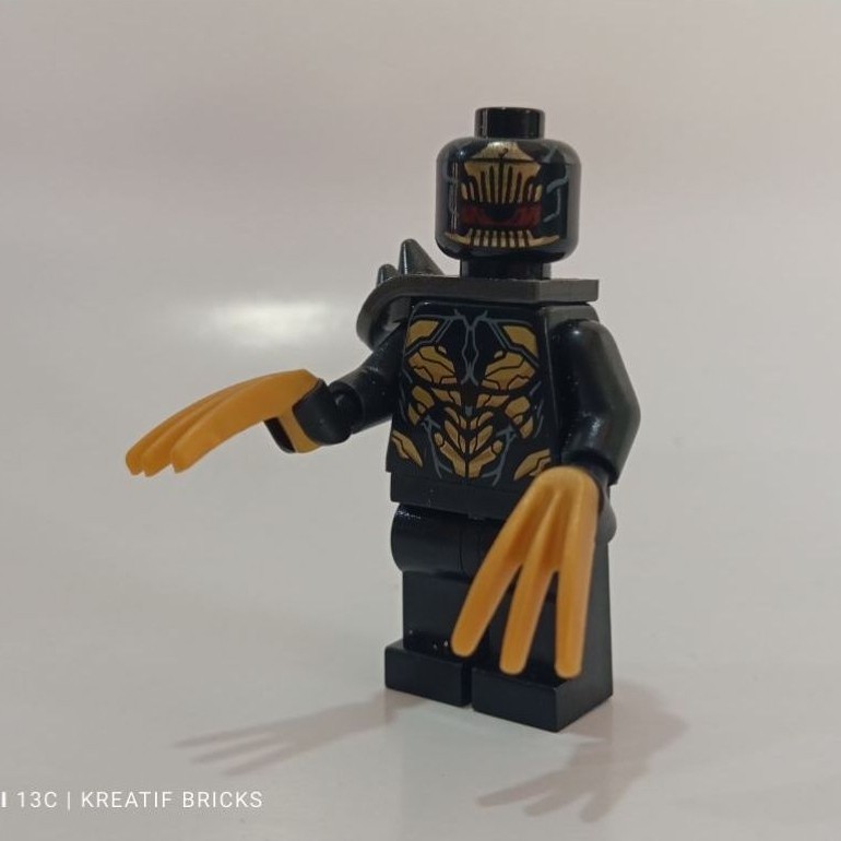 LEGO MARVEL Outrider sh0562 minifigure