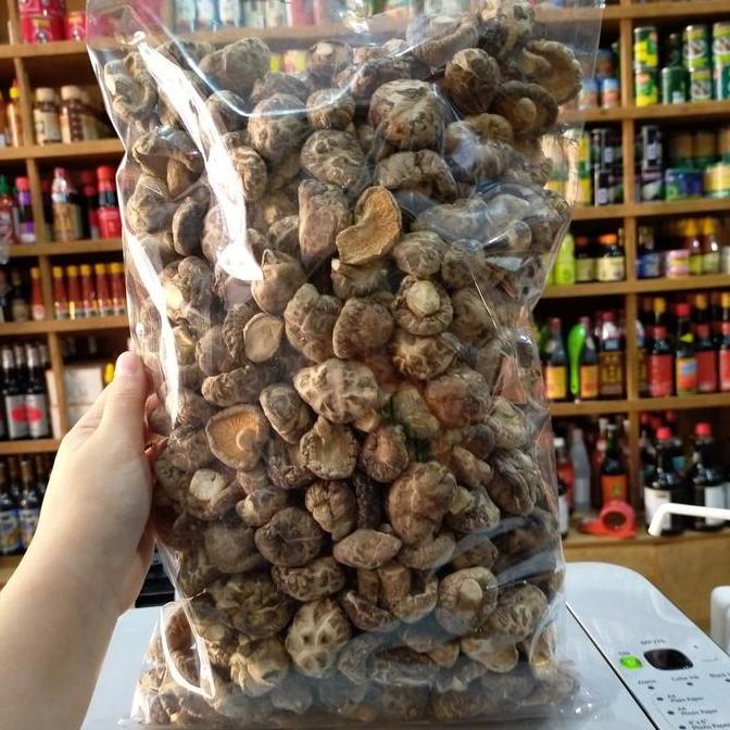 Ready Jamur Hioko Kering/ Dried Shitake Mushroom uk. 2-3cm 1kg (TEBAL)