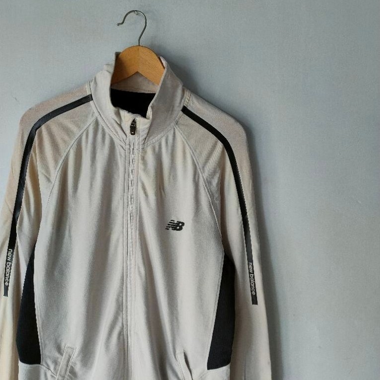 Jaket Olahraga NEW BALANCE DRY Size M Original Second
