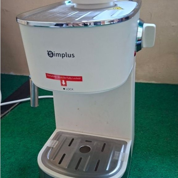 Mesin Bubuk Kopi Simplus Electric Grinder Warna Putih dengan Handle bekas