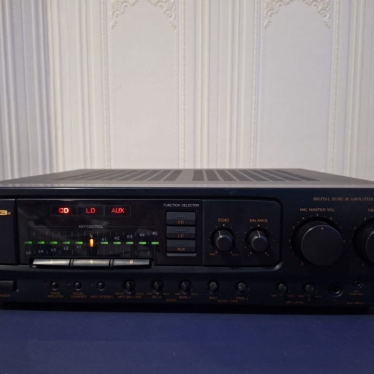 Amplifier karaoke bmb bekas