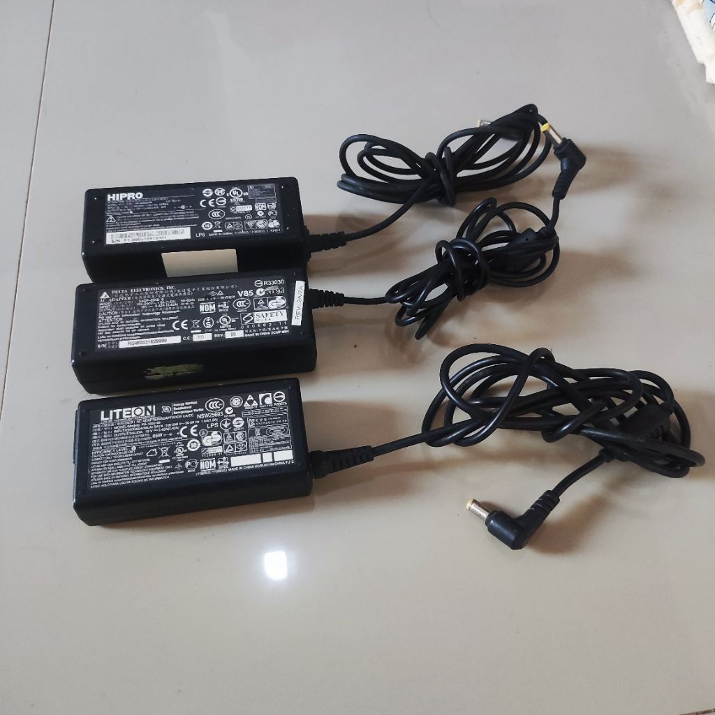 Cas Acer Seken Ori Normal 19v 3.42a 65w Std Normal Bergaransi Adaptor Casan Laptop Second Original