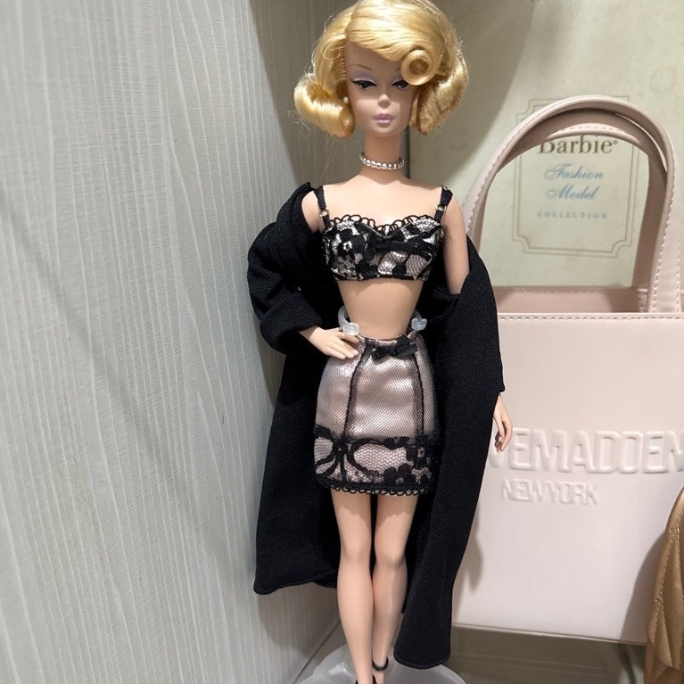 barbie silkstone delphine