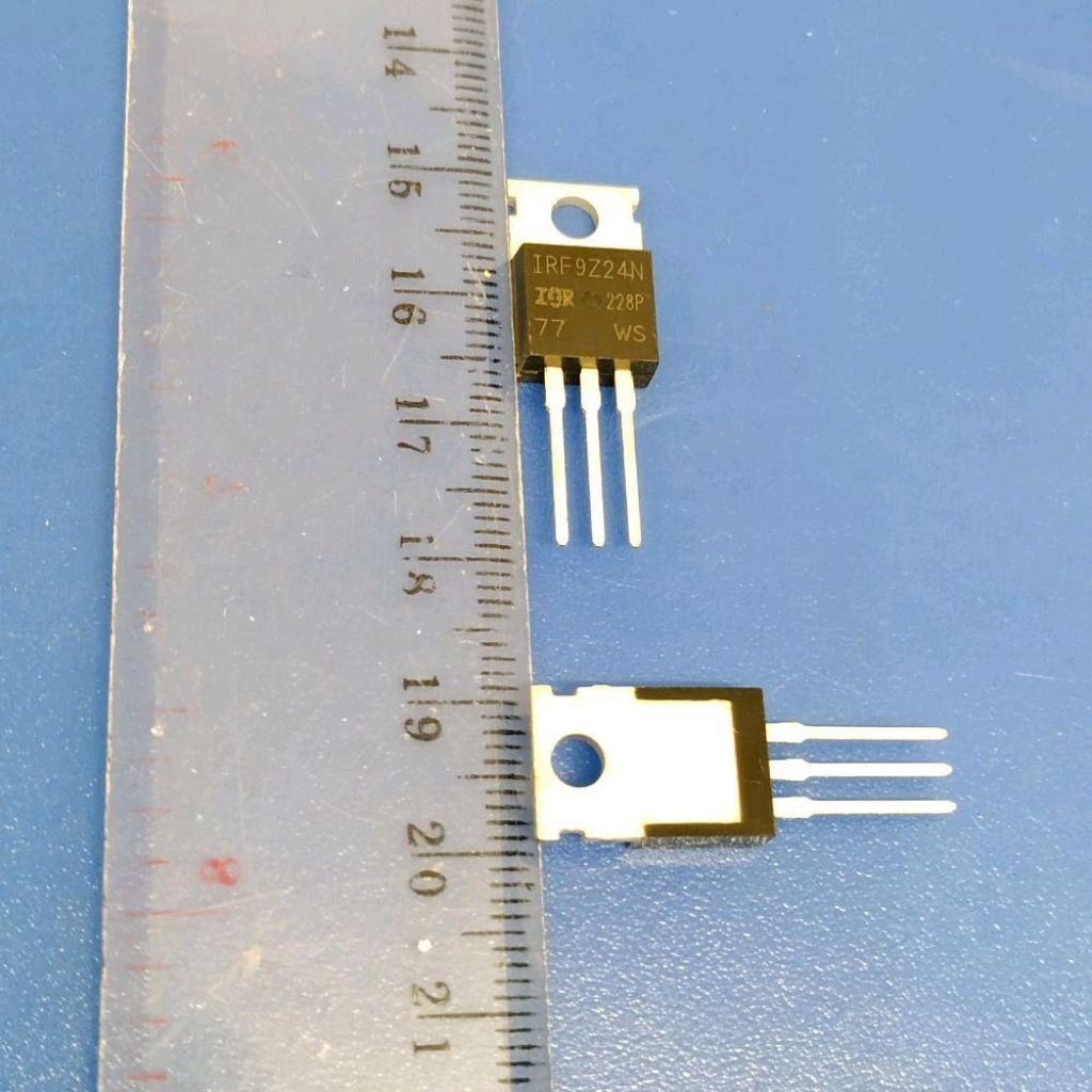 Transistor IRF 9Z 24N / IRF9Z24N / TR IRF 9Z 24N