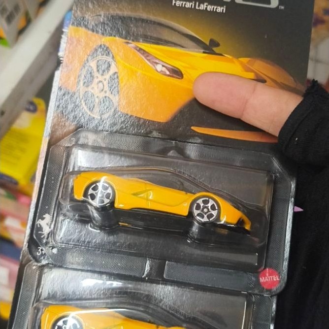 Hot wheels Ferrari laferrari yellow