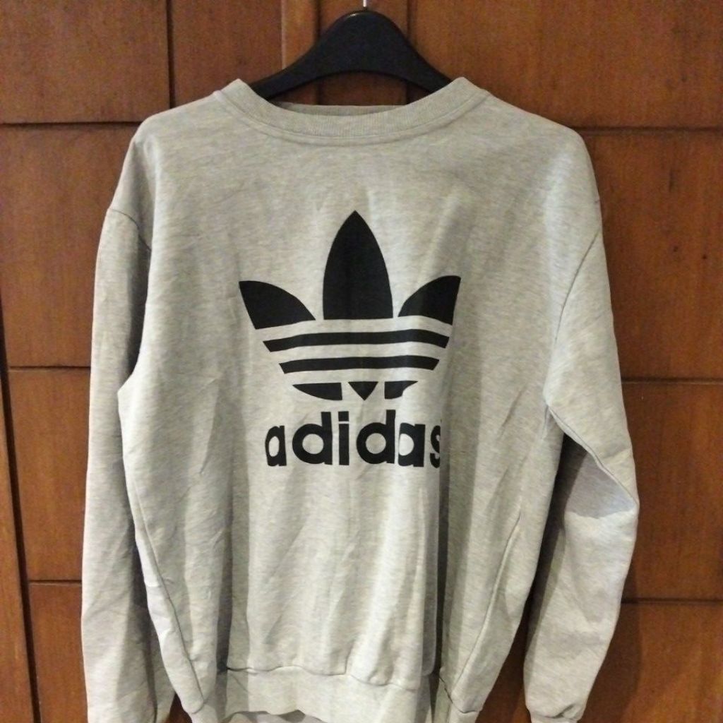 CREWNECK Adidas Vintage ( tanpa tag bawah) C 024