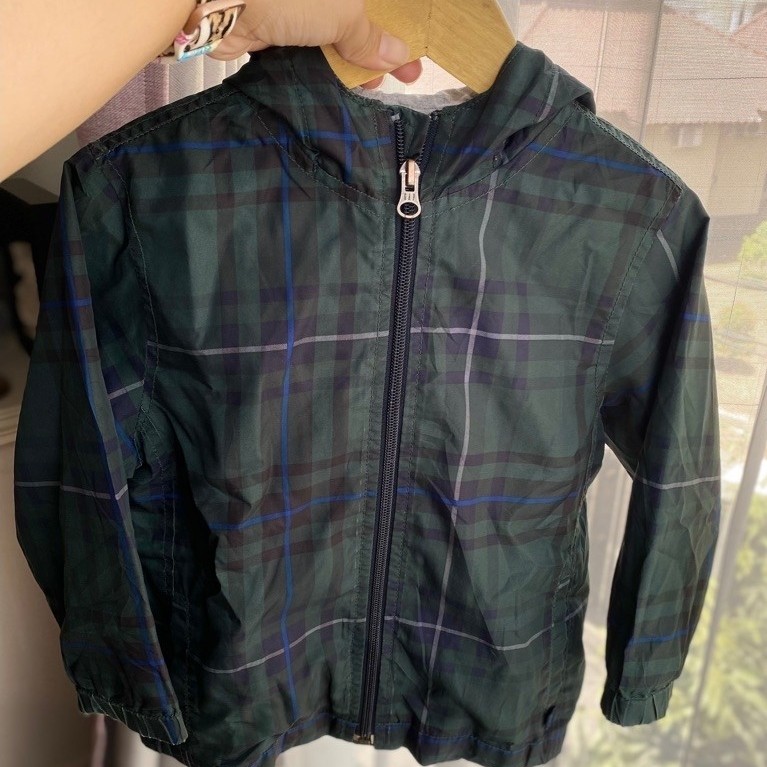 3-4 tahun. jaket GAP anak laki laki keren .jaket jeans baby GAP keren banget. jaket denim baby gap k