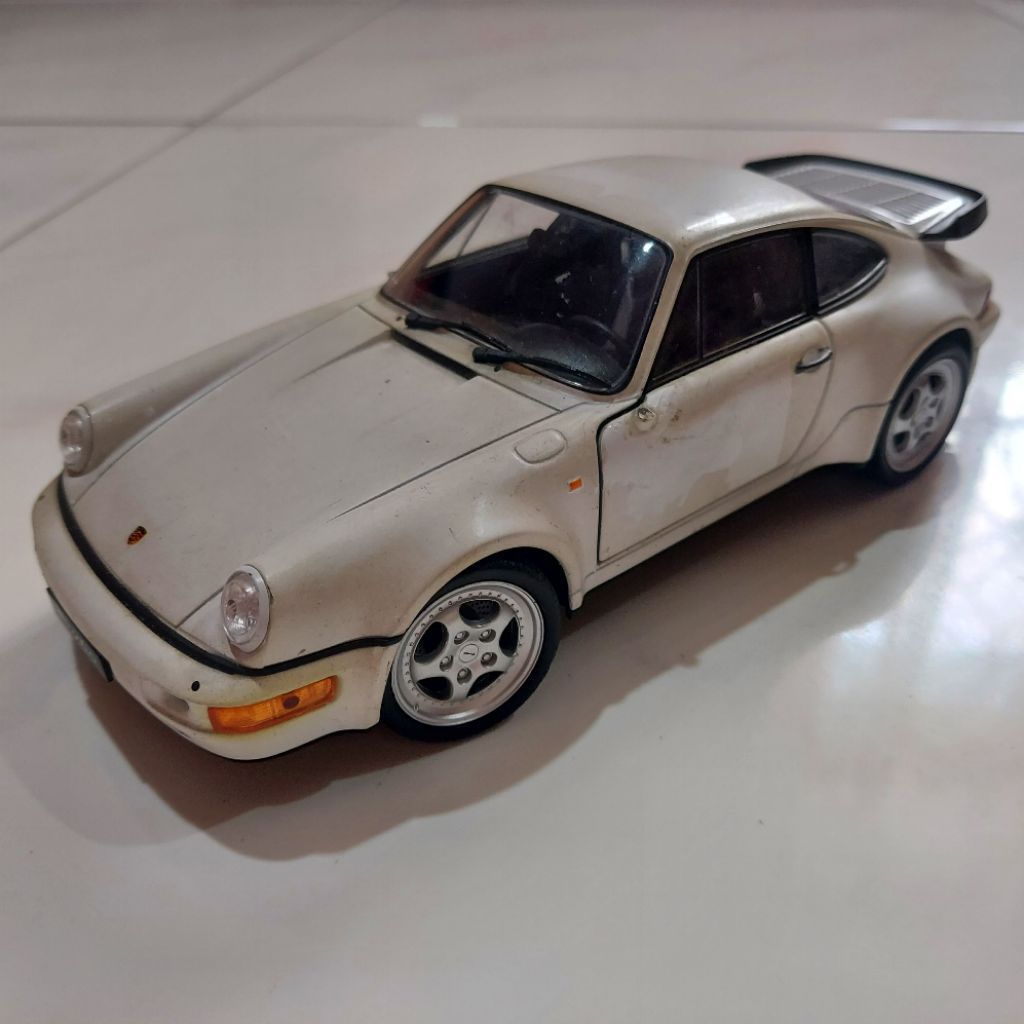 Diecast Welly Porsche 964 Turbo Skala 1/24