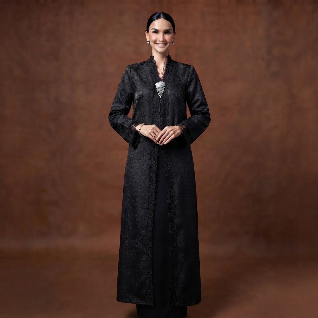 Kebaya Outer Hitam Putih berlapis soft chantily