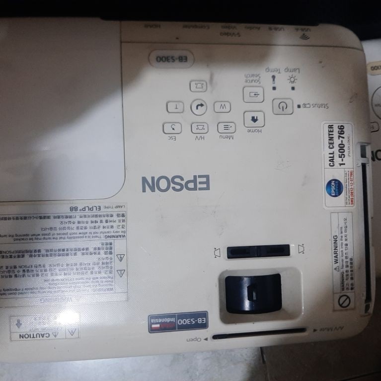 Proyektor Epson EB-S300 3LCD 3000 Lumen