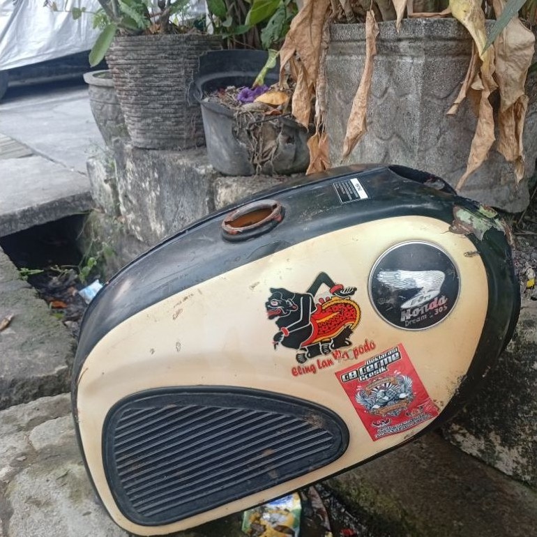 TANGKI HONDA CB DREAM LAWASAN CLASIC