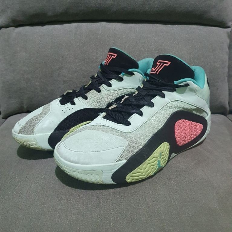 Sepatu Basket Second (Size 46)