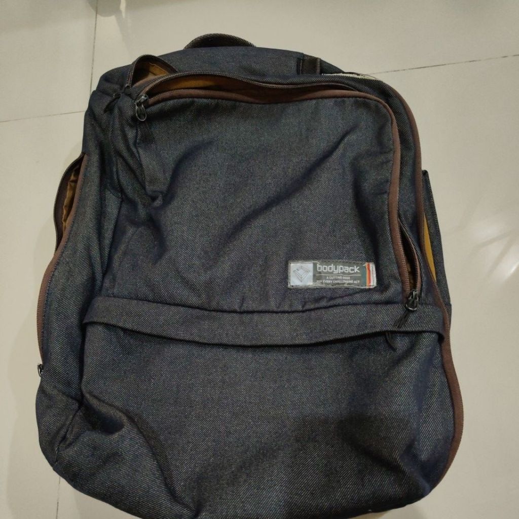 bodypack tas ransel laptop kuat kokoh (prelove)