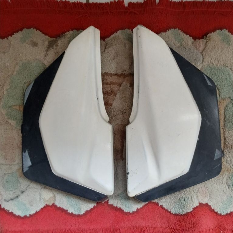 Cover body Tutup aki Suzuki Thunder 125 second ori lepasan