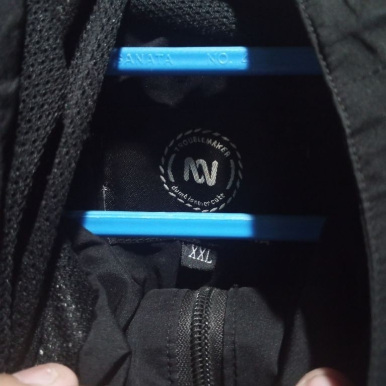 jaket troublemaker sec turun warna
