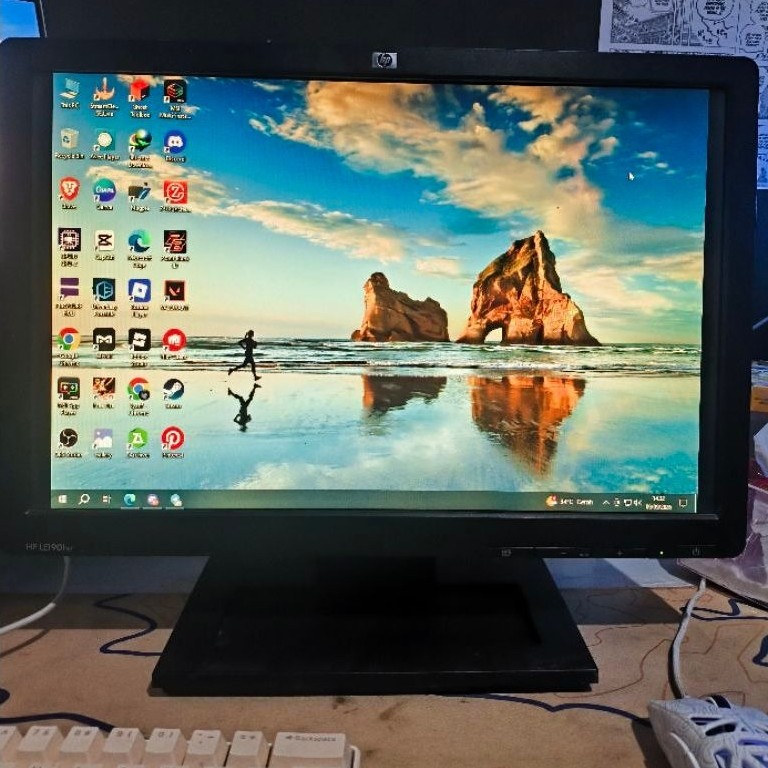 Monitor 19 Inc Merek HP Minus Ringan Layak Pakai