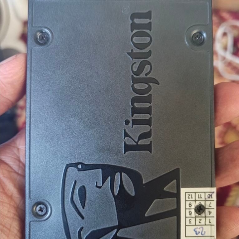 SSD Sata Kingston 512 GB, like new sentinel masih 100