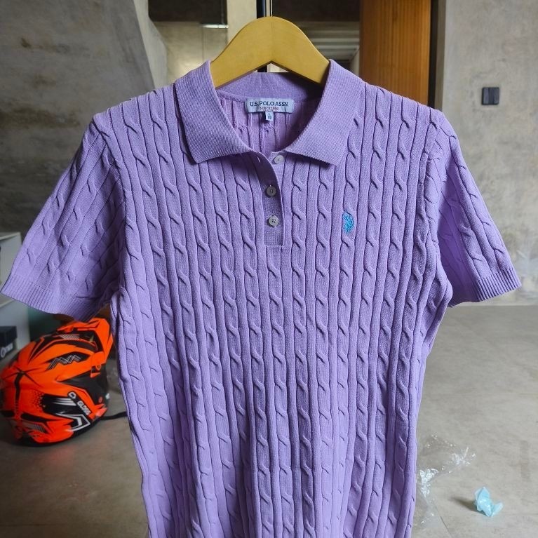 cable knit uspa like new