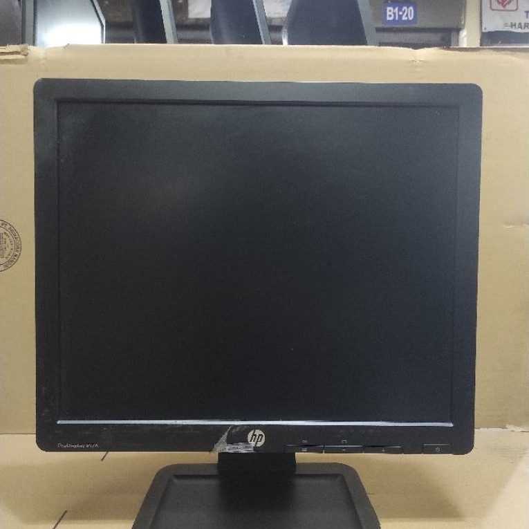 monitor hp 17 inci  kotak siap paki mulus bergaransi bekas seperti baru order gan sis lengkap powr d