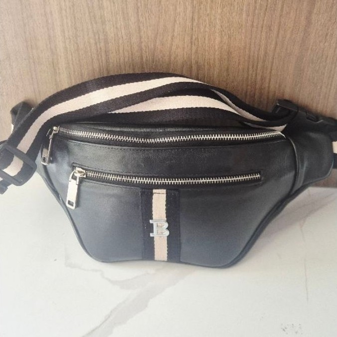 Tas pinggang / waist bag Bally second