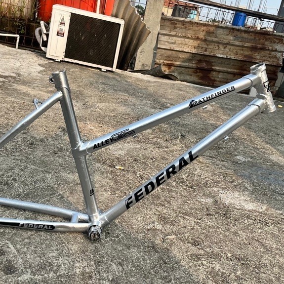 Frame sepeda taiwan sz 18 untuk roda 26" baru kelar repaint